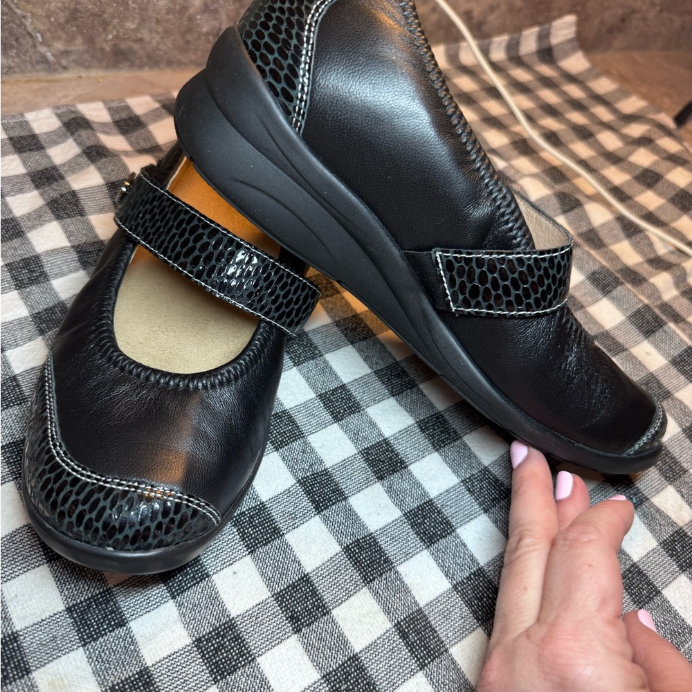 Women's Black Leather Wedges with Textured Strap